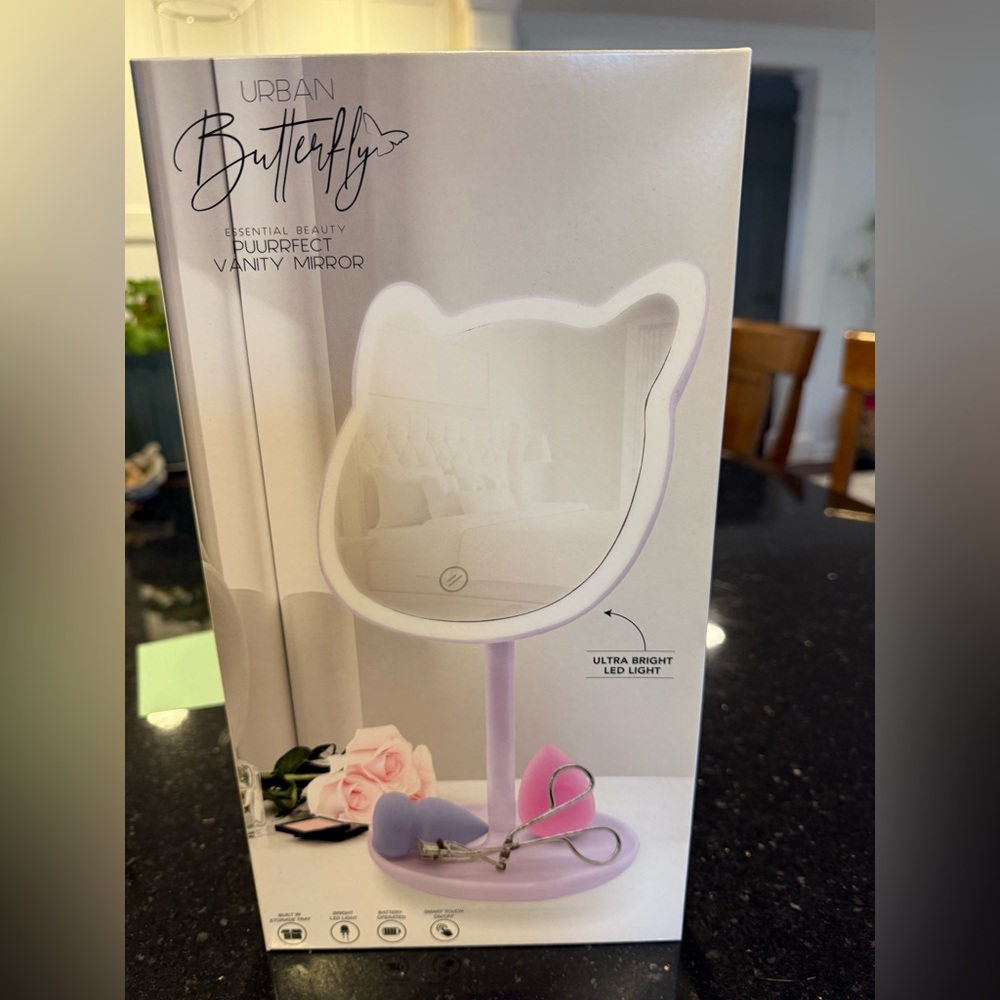 Cat-Shaped Vanity Mirror - White and Pink
